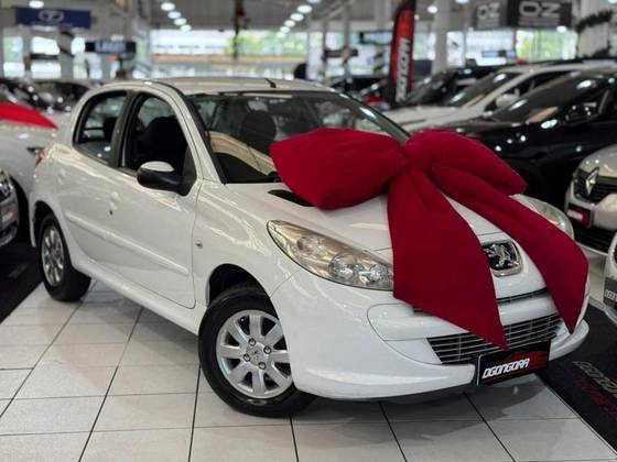 PEUGEOT 207 1.4 XR 8V FLEX 4P MANUAL PEUGEOT 207 1.4 XR 8V FLEX 4P MANUAL